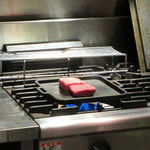 グリルグリーン - カウンターから調理の光景