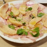 モンレアーレ - ローストポークと桃のコンポート フォアグラジェラートをかけて