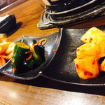 炭火焼肉 やまもと - キムチ盛り合わせ