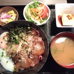 中野坂上 縁 - 白身魚の漬け丼定食900円(税込)