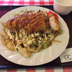清まる - 野菜たっぷりとんかつ焼きそば。とんかつ焼きそばは他では見たことがありませんでした。