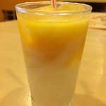 ラズマハル - ★Aランチ （チキン・辛口・ライス・マンゴーラッシー・680円)★マンゴーラッシー