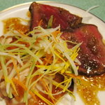 料亭・旅館　三川屋 - 牛肉のタタキと蒸し鶏