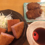 一軒め酒場 - 男のハムカツ¥280と、神田旨カツ2本¥198。いずれも税別。