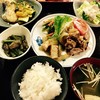 家和　やより