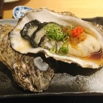 Izakaya Umai Mon - 生殻牡蠣ポン酢￥380