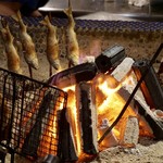 夜ノ焼魚 ちょーちょむすび - 炭火で焼く魚