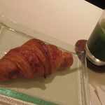 パティスリー・サダハル・アオキ・パリ - マッチャグラッセ クロワッサン