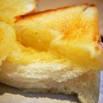 食パン専門店 デアイ・ザ・ベーカリー - ハニーナッツトースト（バタートーストが美味しい！！）