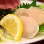 えんまや - 刺身三品盛＠税込880円　の帆立