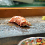 寿司栄 - 金目鯛の握り...こんどは縁側ではなく身の方を