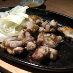 鳥鶏研究団 - 地鶏もも炭火焼