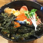 丸高食堂 - 贅沢丼（マグロ＋サーモン＋イクラ）