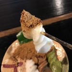 69585791 - ニッキ・お茶・白の三色の米粉の手造りだんご(しんこ)、いただきま〜す