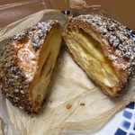 シュークリー - シュークリーム 260円(税込)