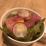 ビストロ ヴァン マルシェ - お通し 300円。