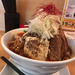 笑美寿亭 - 『肉担々麺』 1080円 横から
      