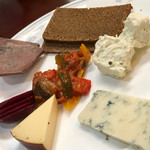 清加和 - チーズ盛りと牛タン塩漬け