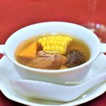 西麻布 真不同 - とうもろこしとスペアリブの澄ましスープ