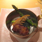 春秋ツギハギ - フォアグラのポアレ　紅玉りんごのソース　　器がおしゃれ