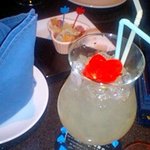 これは白薔薇赤薔薇というカクテル　白薔薇