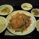 福源居 - 2011/02/27 ランチ　豚肉とジャガイモのスライス炒め600円