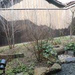 京都綾小路 満月の花 - 中庭があります