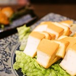 Sake&Beer Bar WindMill - 燻製したはんぺんとチーズをサンドした当店のオリジナルメニューです。