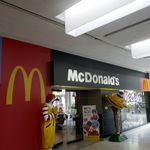 McDonald's - たまに行くならこんな店は、BTSチットロム駅チカな「McDonald’s Amarin Plaza」です。
