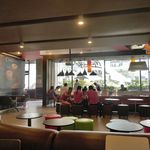 McDonald's - ちょうど奥側が静かだったので、そちらでアンガスビーフバーガーセットを食べることにしました。