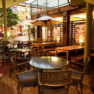 ◆テラス席◆全40席のオープンエアーのテーブル席をご用意♪