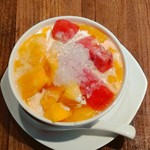 越娘 南洋料理＆騒豆花 - マンゴーと西瓜の豆花。