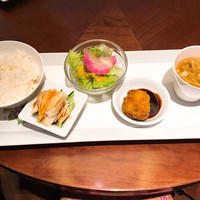中国料理 大湖苑  - ごはん・前菜3種・スープ