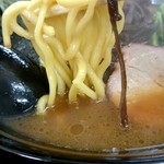 家系ラーメン王道 いしい - 自家製麺の硬め
