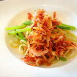 ステラ カデンテ - 桜エビとアスパラソバージュのタリオリーニ