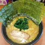 Yokohama Iekeira-Men Ryuu - ラーメン630円麺硬め。海苔増し100円。