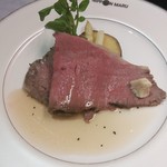 にっぽん丸 - （2日目　夕食）にっぽん丸特製ローストビーフ。和食のこの日もいただくことが出来ました。