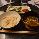 にっぽん丸 - （2日目　夕食）鯛御飯、さんご茸と豆腐の赤出汁仕立て。