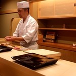 日本橋蛎殻町 すぎた - 大将の所作はとても美しいです