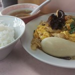 岐阜屋 - 木耳と玉子炒め570円とライス並200円