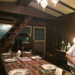 再度山荘 - 席から室内を撮影