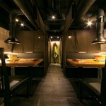 炭火焼肉たむら - お洒落な半個室エリア！6名迄ご利用できます。団体様にも広くご利用頂けます