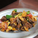 プルジャ ダイニング - トントロと山芋の炒め物