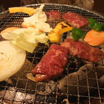 炭火焼肉 やまもと - 焼やさいと上カルビ