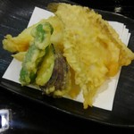 遊喜 - ランチメニューの きすと野菜の天盛り1200円