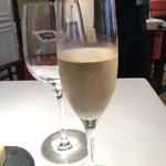 レストラン コバヤシ - シャンパーニュ（スパークリングかも）