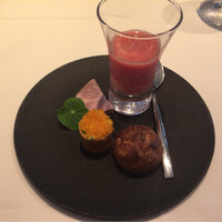 Cuisine Franco-japonaise Matsushima - アミューズ(トマトとイチゴの冷たいスープは、夏のアミューズにぴったりです。そして、自家製のハムは秀逸です。)
