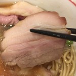 麺尊 RAGE - 豚バラ肉の低温加熱調理のチャーシューもしっとりとして美味しいです。