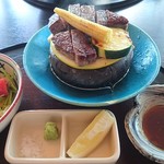 伊万里 - 4、5品目     国産牛サーロインステーキ70g・サラダ