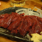 平成大衆酒場　やきとん　じゃんじゃん - 馬刺しは1人前ではありません。